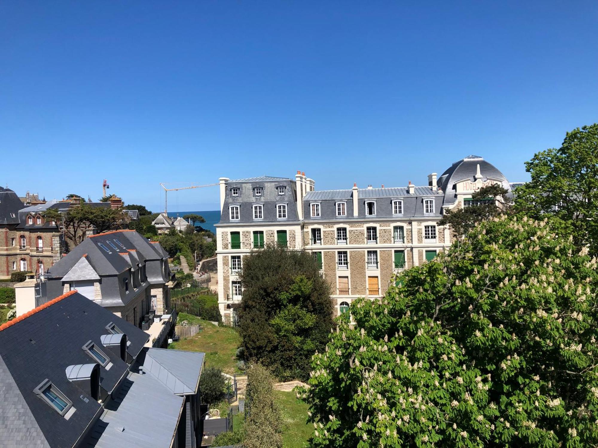 Studio Tout Confort Apercu Mer Dinard Exterior photo